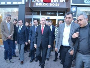 Chp Lideri Kemal Kılıçdaroğlu, Şehit Ailelerine Taziye Ziyaretinde Bulundu
