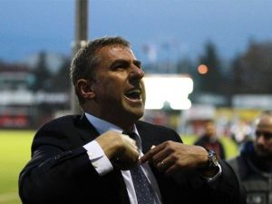 Hamzaoğlu’nu Kızdıran Galatasaray Tezahüratı