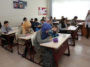 İhlas Koleji Başarılı Öğrencileri Destekliyor