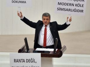 Chp’li Vekilden Pankartlı Konuşma