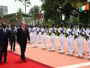 Erdoğan Fildişi Sahili Devlet Başkanı Tarafından Resmi Törenle Karşılandı