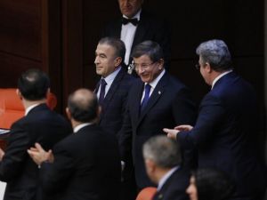 Başbakan Davutoğlu’ndan Gece Yarısı Genel Kurul Sürprizi
