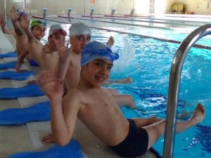 Amasya’da 36 Çocuğa Ücretsiz Yüzme Kursu