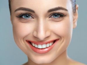 Doğal Ve Estetikler Dişler İçin ‘Laminate Veneerler’