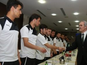 Altepe’den Bursaspor Alt Yapı Takımına Yemek