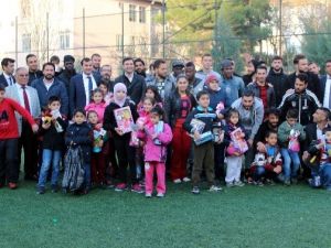 Gaziantep B.ş.b. Oyuncuları Çocuk Esirgeme Kurumuna Ziyaret