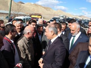 Bakan Ala’ya Baba Ocağı Oltu’da Sevgi Seli