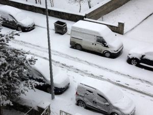 Erzurum’da Mart Kapıdan Baktırdı