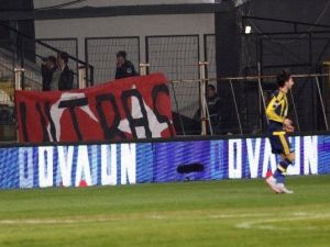 Akhisar Belediyespor - Fenerbahçe Maçında Bayrak Skandalı