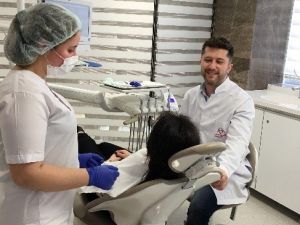 Diş Beyazlatmak İsteyenlere Önemli Uyarılar