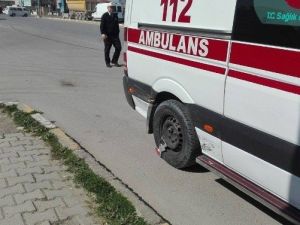 Göreve Giden Ambulans Kaza Yaptı
