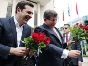 Başbakan Davutoğlu İle Çipras Kadınlara Gül Verdi