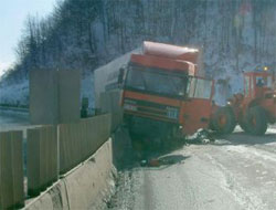 Rize Plakalı Tır Bolu'da Kaza Yaptı