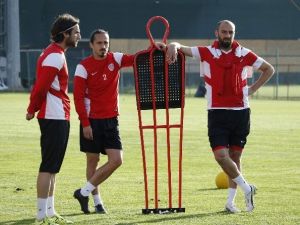 Antalyaspor’da Kırmızı Kart Gören İki Futbolcuya Ceza