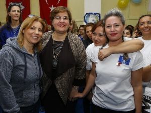 ’Ver Kiloyu Al Altını’ Yarışmasıyla 976 Kilo Verdiler