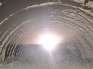 Artvin-Erzurum Karayolu’ndaki Oruçlu Ripaj Tüneli’nde Işık Göründü