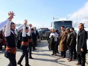 Diriliş Ertuğrul Ekibine Erzurum’da Sevgi Seli