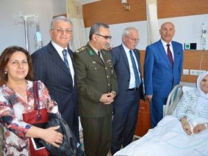 Hastanede Yatarak Tedavi Gören Şehit Annesine Anlamlı Ziyaret