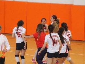 Bayan Voleybolcular Tekme Tokat Kavga Etti