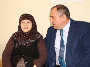 Bolu Belediye Başkanı Yılmaz Hastalara Moral Olmaya Devam Ediyor