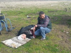 Yaşlı Kadının İmdadına Vatandaşlar Yetişti