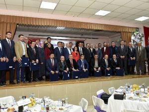 Gümüşhane’de Ekonominin Yıldızları Plaketlerini Aldı