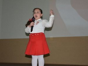 Suriyeli Küçük Kız, İstiklal Marşı’nın Tamamını Ezbere Okudu