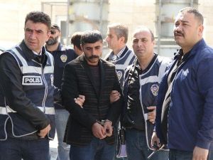 Eski Bakanın Kardeşinin Aracından 194 Bin Lira Çalan Şahıs Tutuklandı