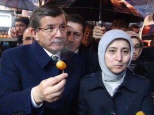 Başbakan Davutoğlu Van Esnafını Ziyaret Etti