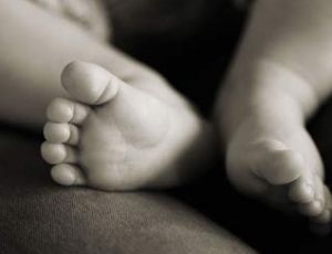 Beşikte boğularak öldü