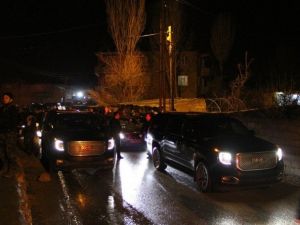 Başbakan Davutoğlu’ndan, Şehit Ailelerine Ziyaret