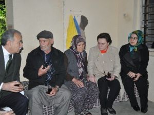 Bakan Sarı Adana’da Şehit Evlerini Ziyaret Ederek Taziye Dileklerinde Bulundu