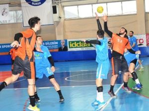Nilüfer Belediyespor Hentbolda Ezdi Geçti