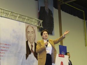 Akşener Kırklareli’de Partililere İle Bir Araya Geldi
