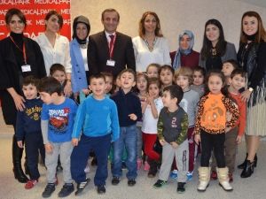 Minikler, Doktorların ‘Tıp Bayramı’nı Kutladı