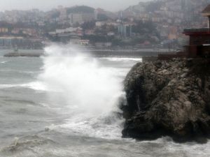 Zonguldak’ta Şiddetli Fırtına