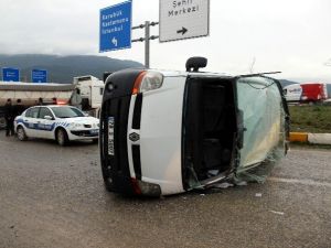 Tır’ın Çarptığı Öğrenci Servisi Devrildi: 16 Yaralı