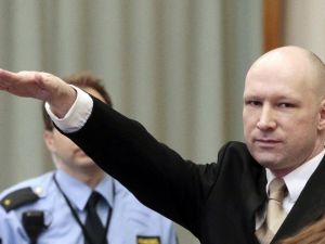 Norveçli Seri Katil Mahkemede Nazi Selamı Verdi