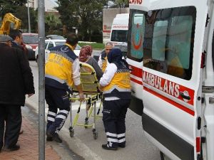 Otomobilin Çarptığı Yaya Yaralandı