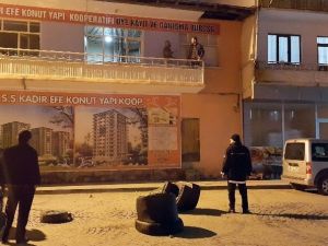 Kafayı Bulunca Yanlış İş Yerini Bastı