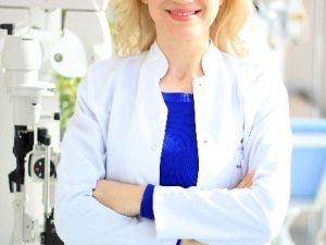 Op. Dr. Atabay: "Televizyon İzlemek Göz Bozmaz"