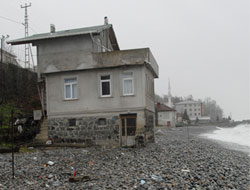 Rize'de 30 Ev Tehlike Altında