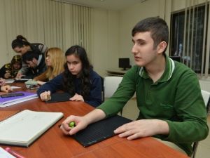 Bizim Ev’de Braille Alfabesi Kursu