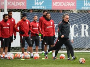 Galatasaray, Derbi Maçın Hazırlıklarını Sürdürüyor