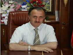 Karslı Açık Ara Başkan Seçildi