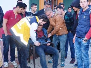 Havalı Tüfekle Oynarken Arkadaşını Yaraladı