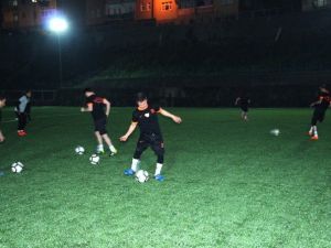 Romanlar Futbol Takımı Kurup Sahaya İndi
