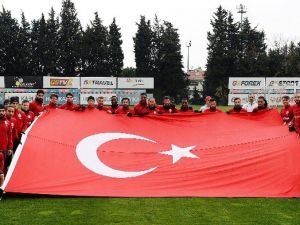 Galatasaray 18 Mart Çanakkale Zaferi Andı