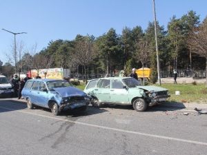 Bolu’da Trafik Kazası: 3 Yaralı