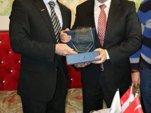 Müsiad’dan Ekonomi Bakan Yardımcısı Metin’e Plaket